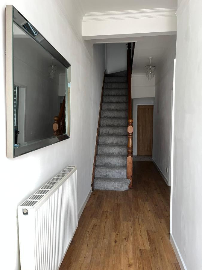 란베리스 4-6 Guests In Centre Location With Stunning Views 빌라 외부 사진