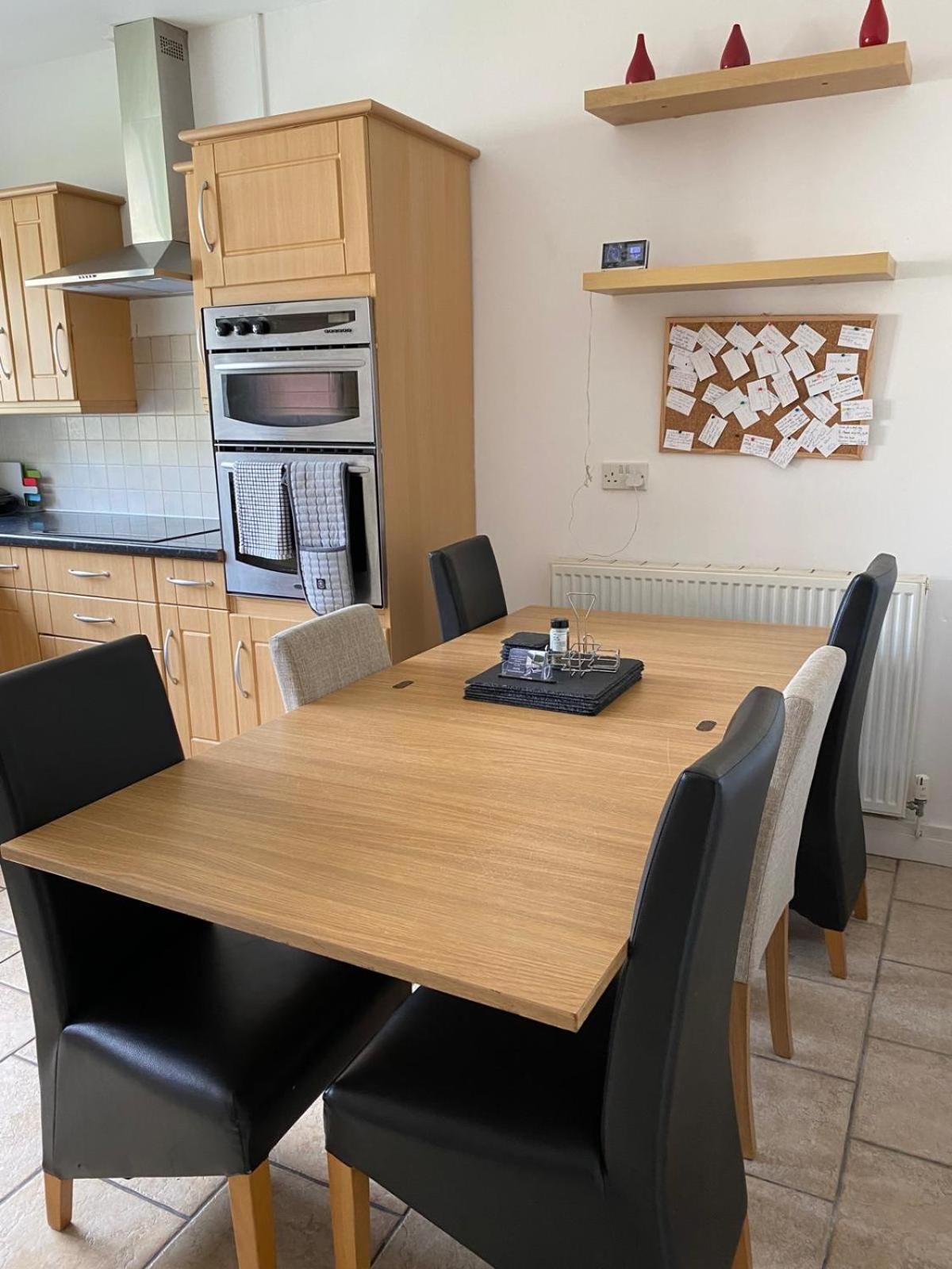 란베리스 4-6 Guests In Centre Location With Stunning Views 빌라 외부 사진